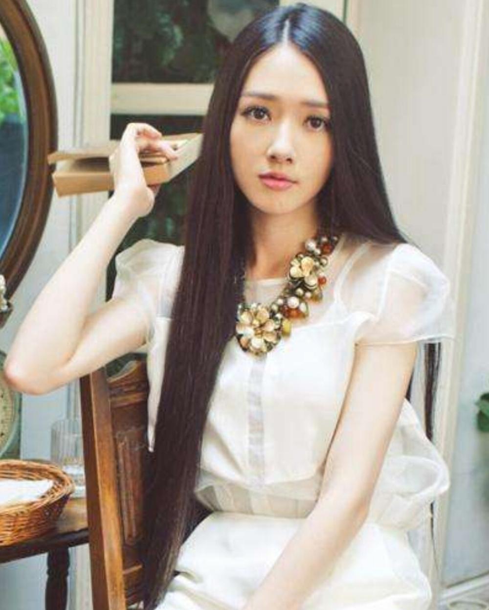 长发女明星与小巷发艺小店的秘密故事