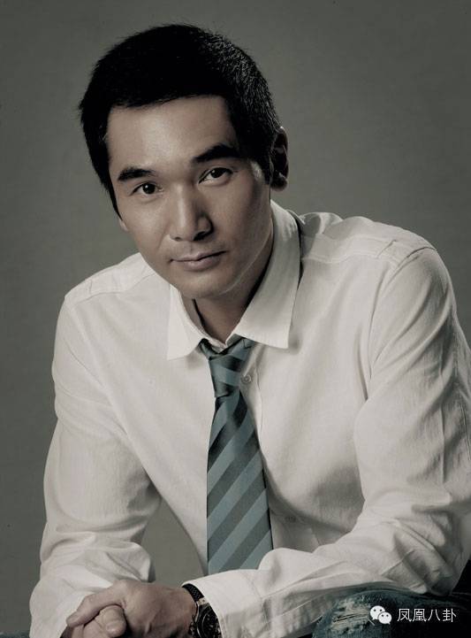 香港三级男影星，最新动态与日常趣事，友情纽带揭秘